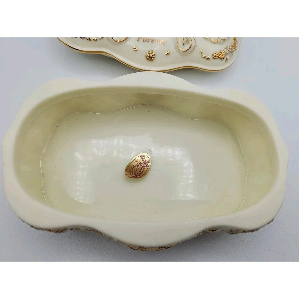 The San Francisco Music Box Company Gold Accent 2 Dove Music Jewelry Box Works